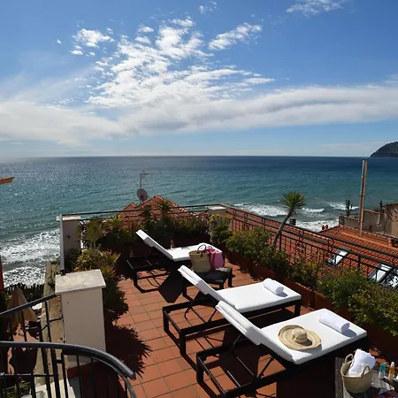 Residenza Le Terrazze Aparthotel Alassio Exterior photo